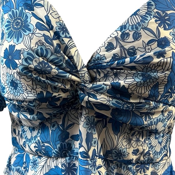 Sincerely Jules Dress Blue White Floral Puff Sleeve Twist Front Cottagecore Chic - Picture 4 of 9